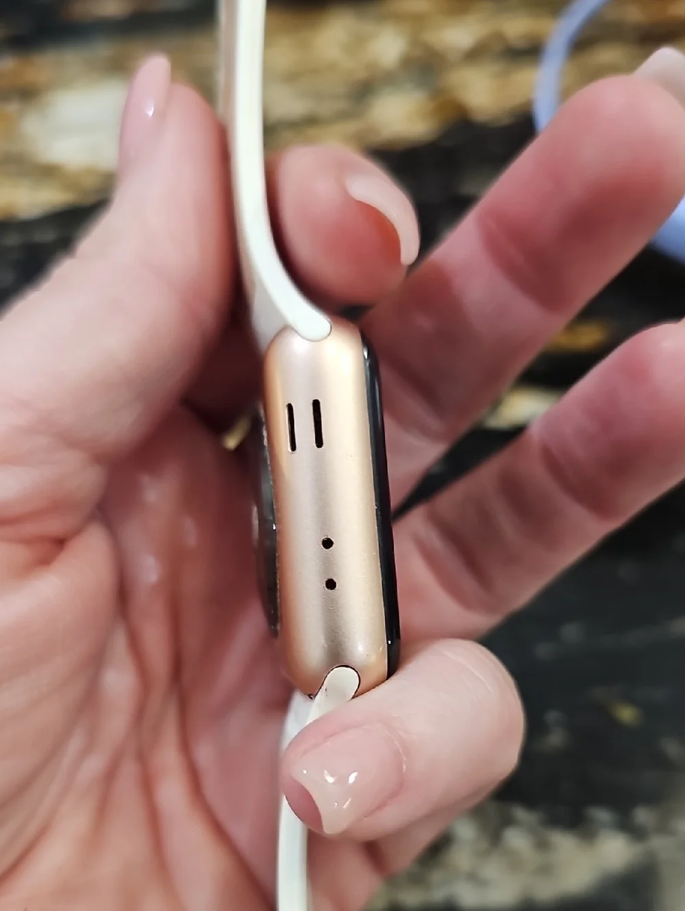 🍎Apple Watch with a rose gold aluminum case~series 3